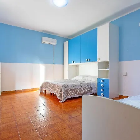 Vibrant Apartment In Giulianova Near The Centre
